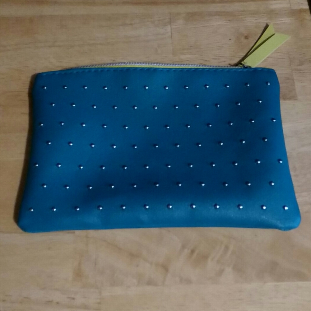 NWOT Ipsy Make-up Accessory Bag